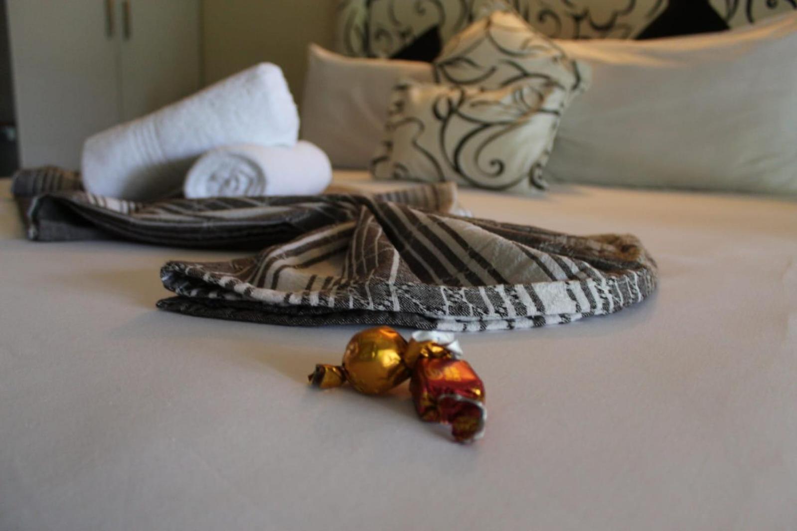 Phezulu Safari Park Villa Botha's Hill Bagian luar foto